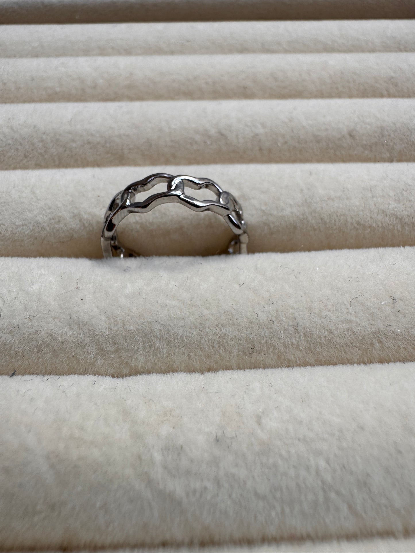 The Interlocking Chain Band