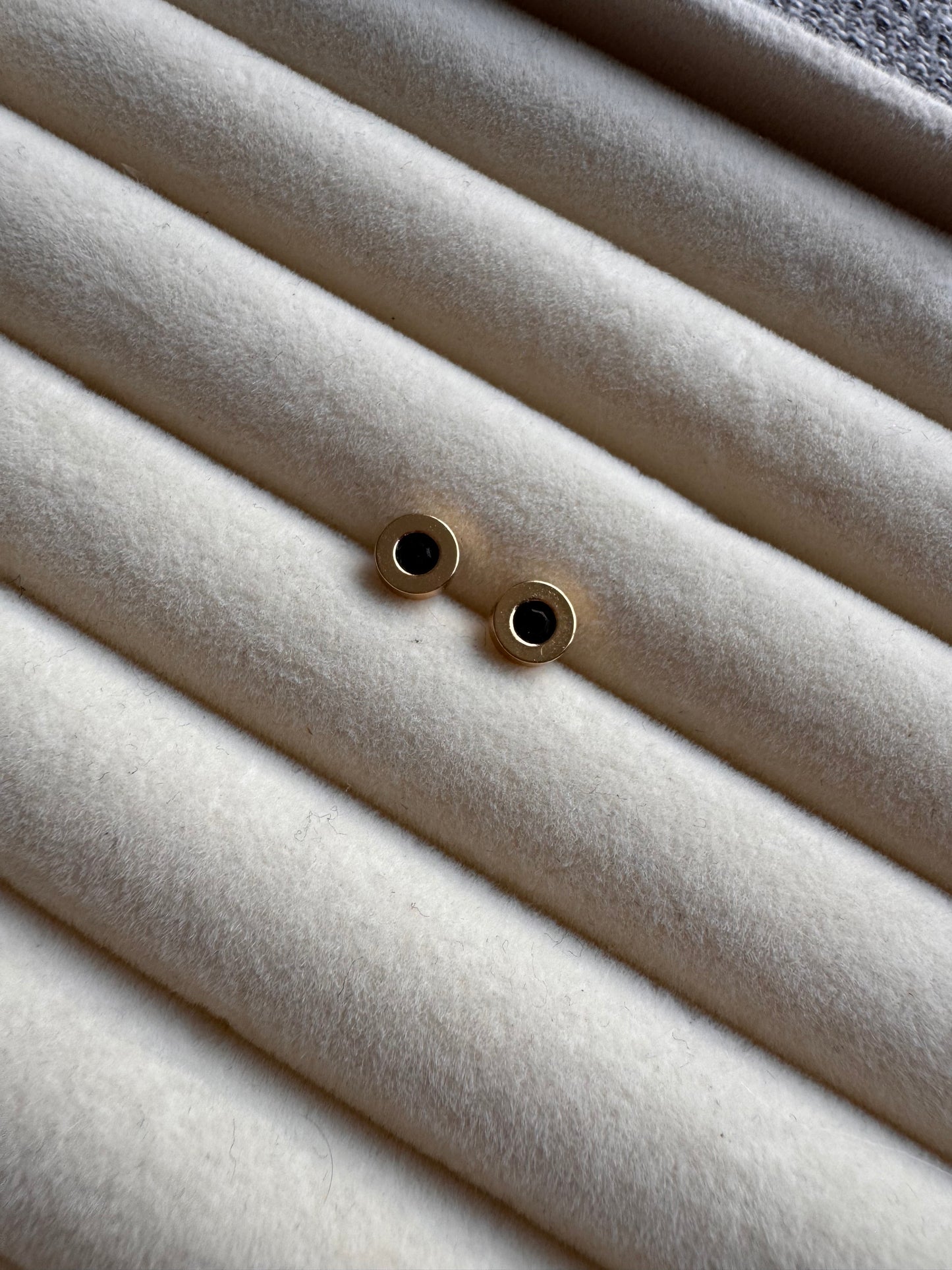 Mini Onyx Circle Studs