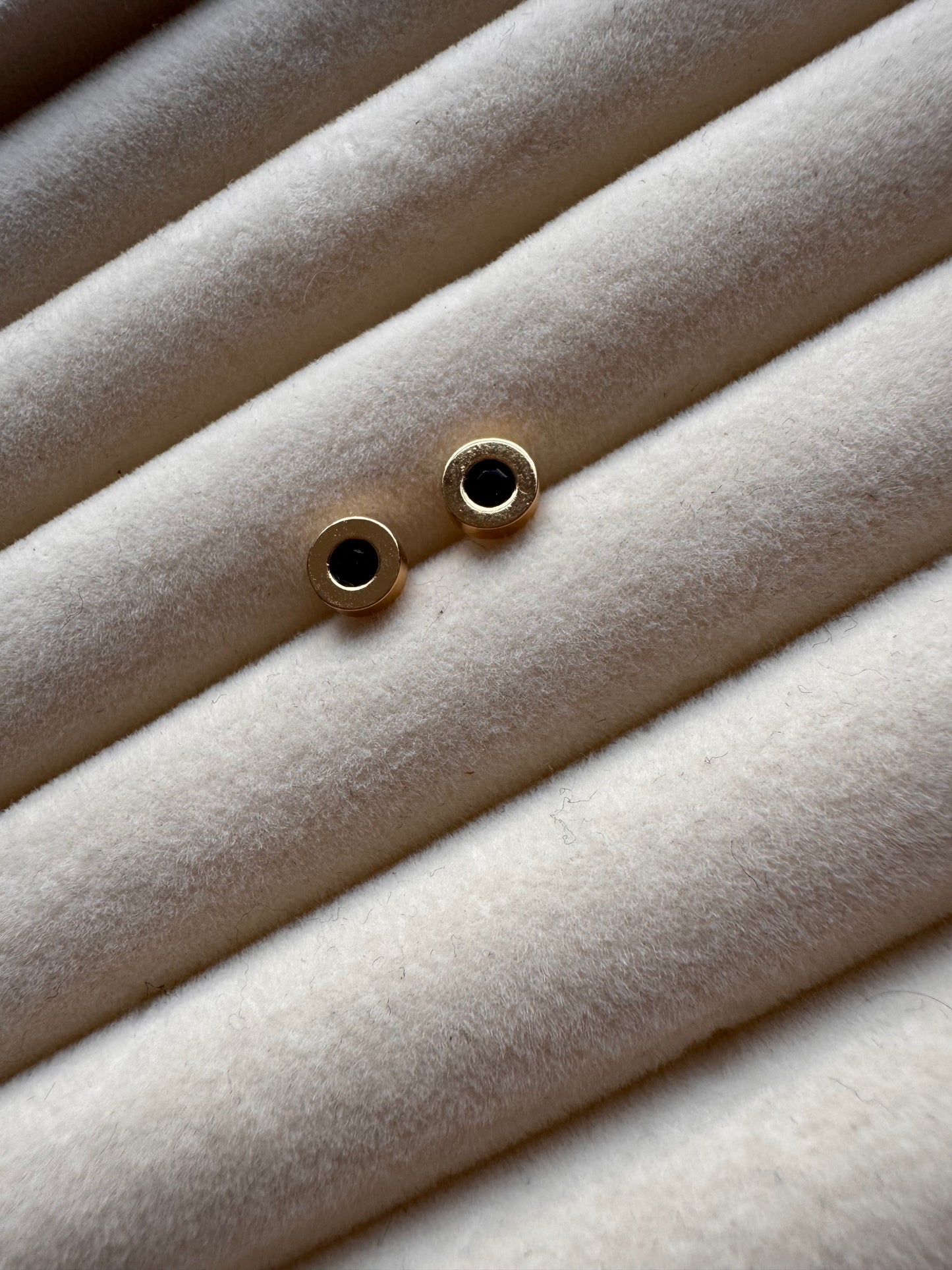 Mini Onyx Circle Studs