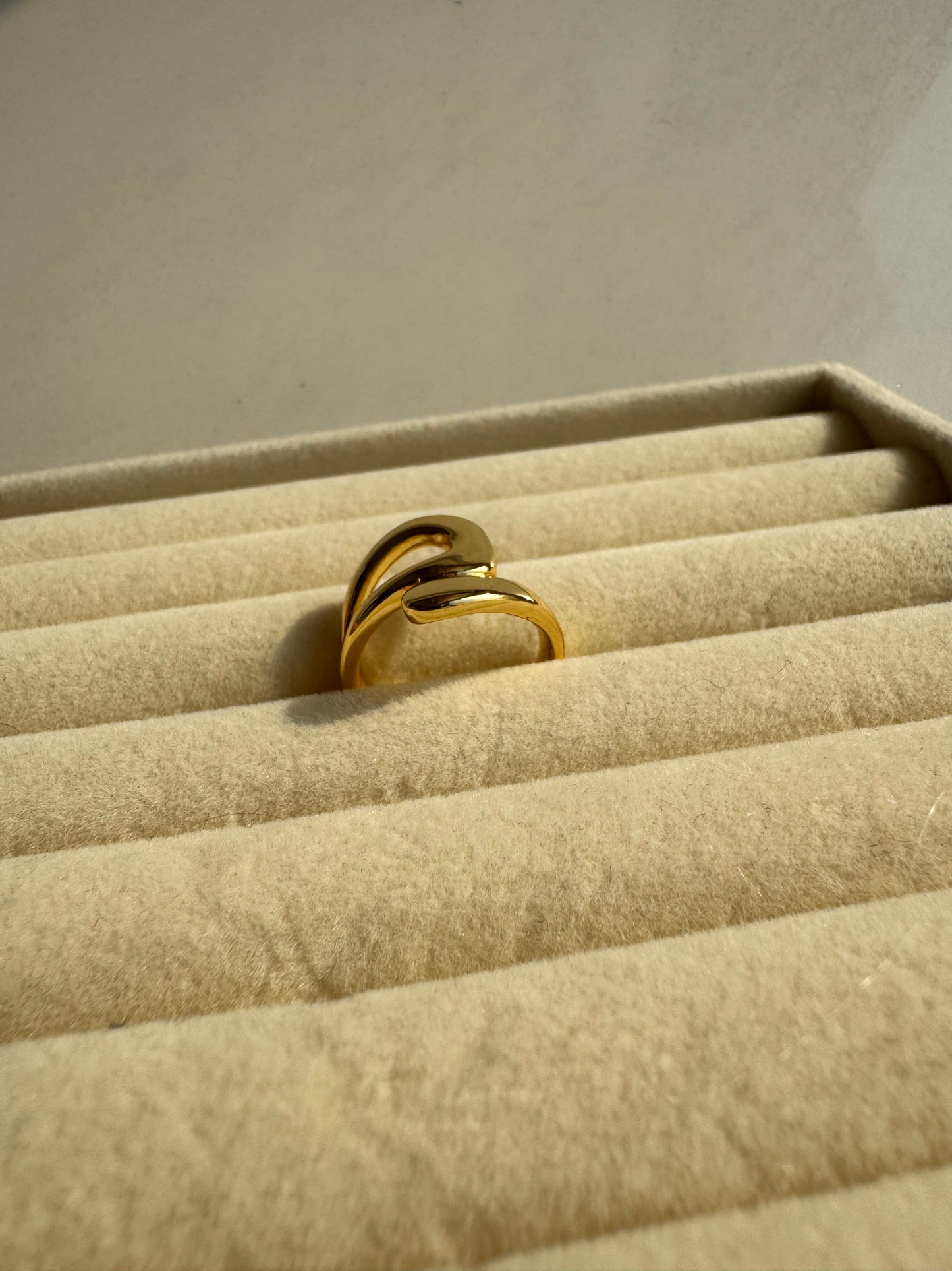 Serpentine Twist Ring