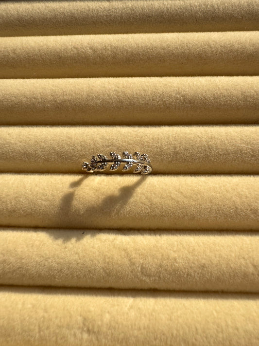 The Laurel Vine Ring