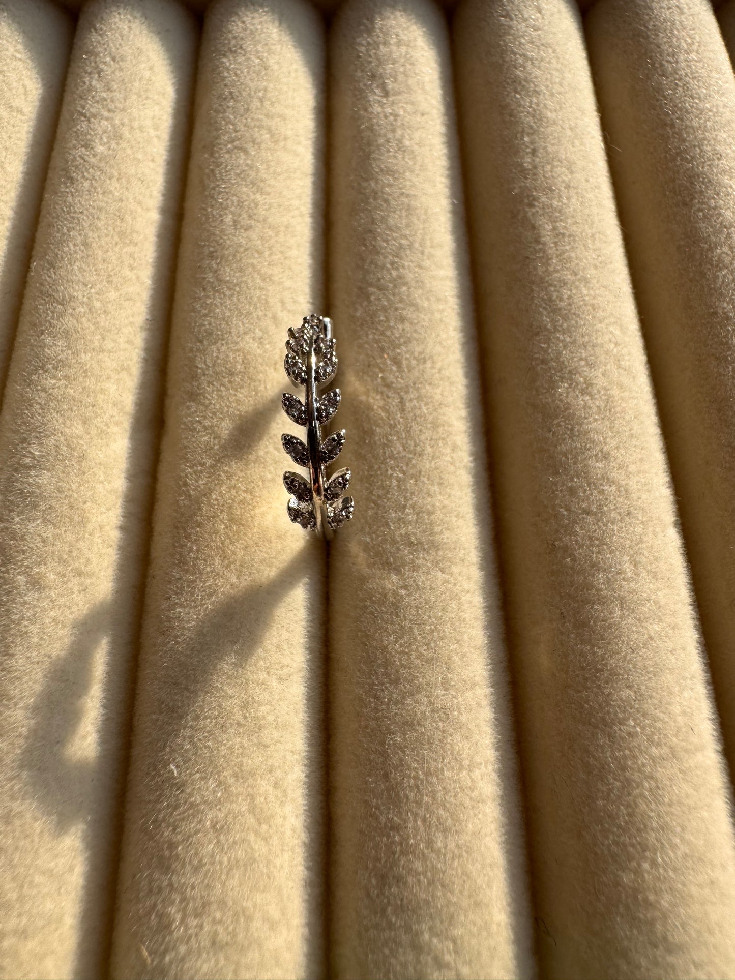 The Laurel Vine Ring