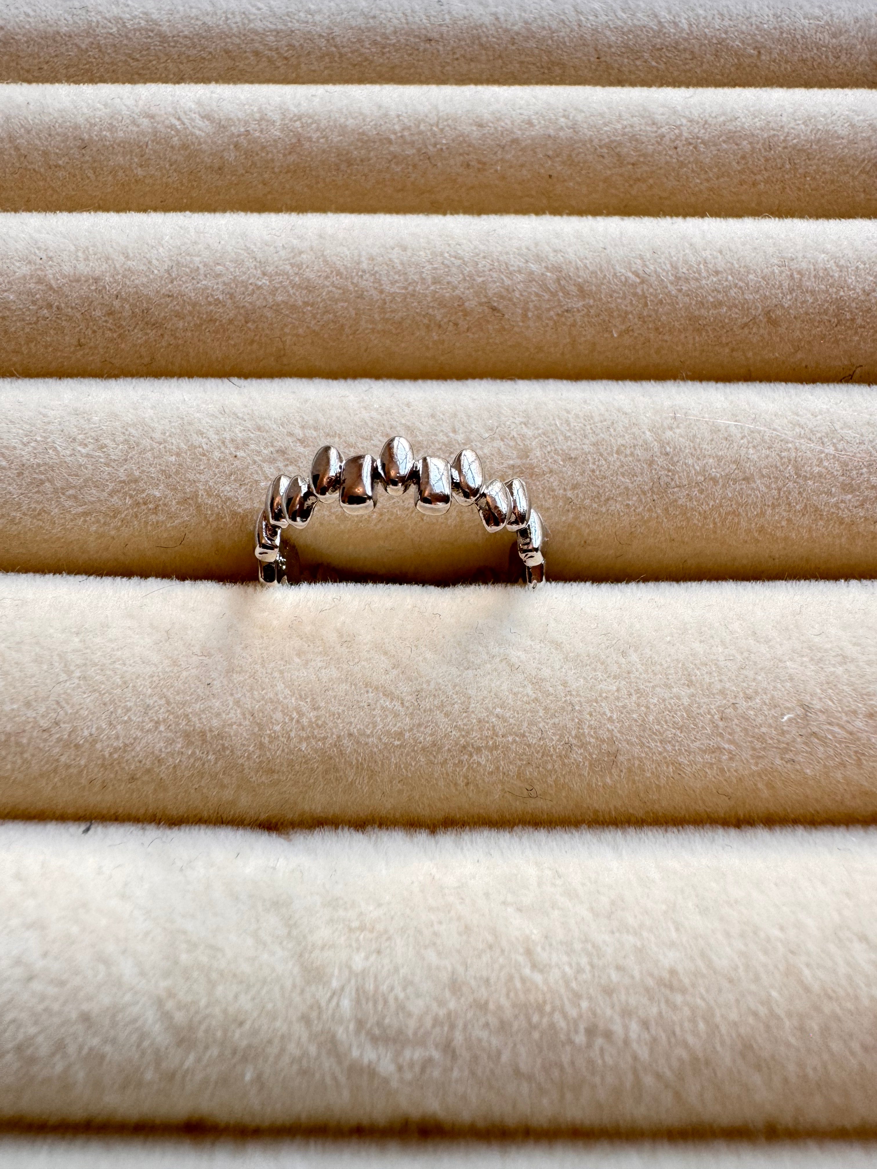Silver Crown Pebble Band Ring