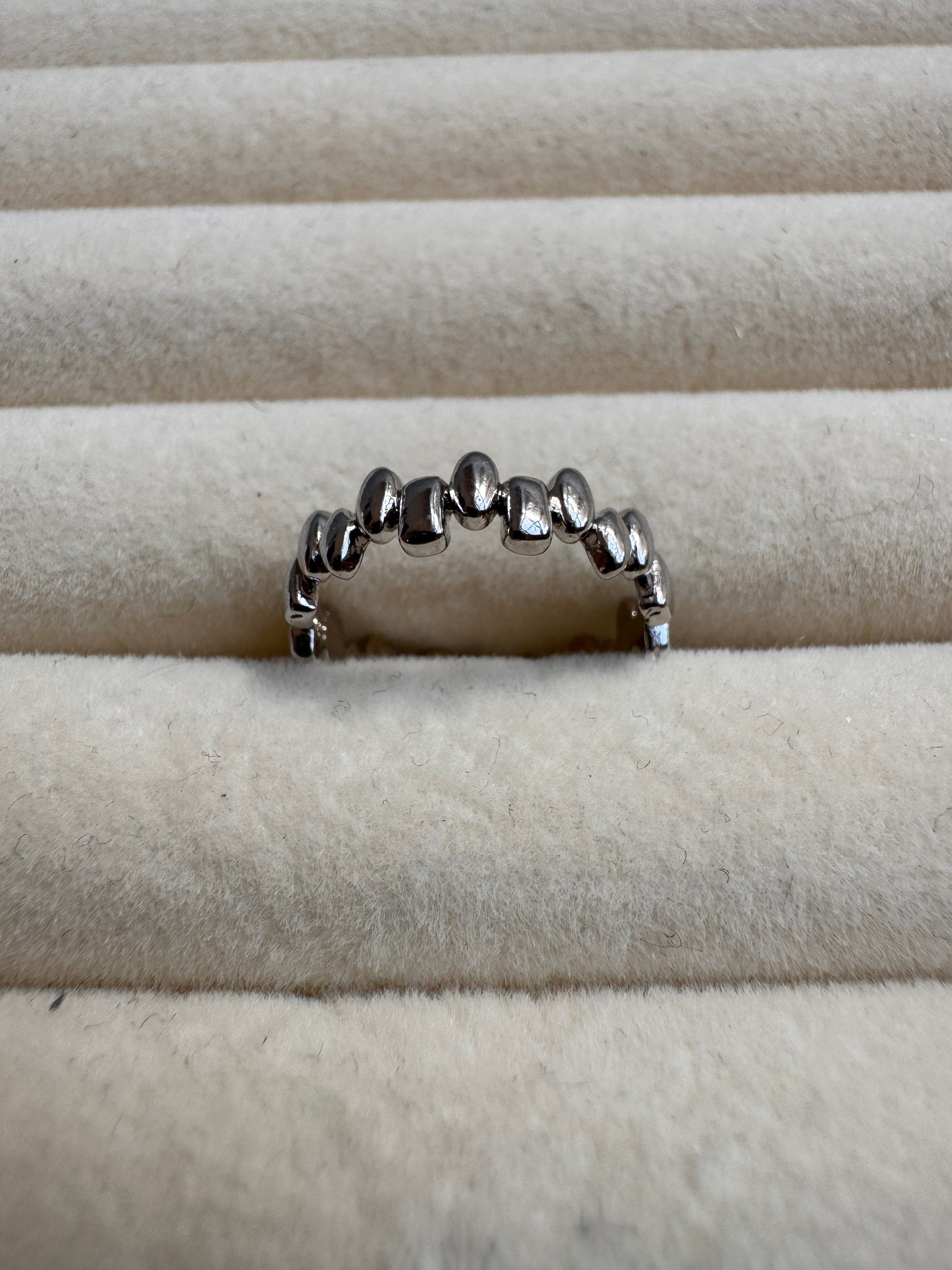 Silver Crown Pebble Band Ring