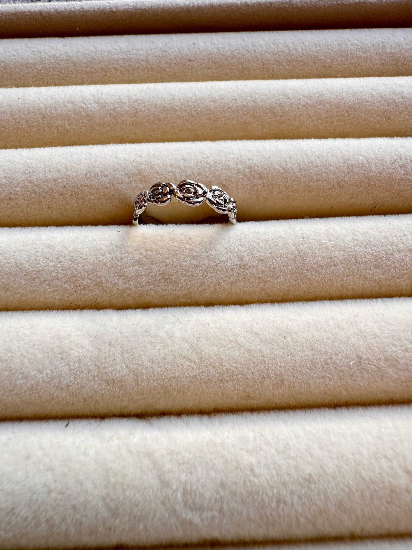 The Open Filigree Rose Band