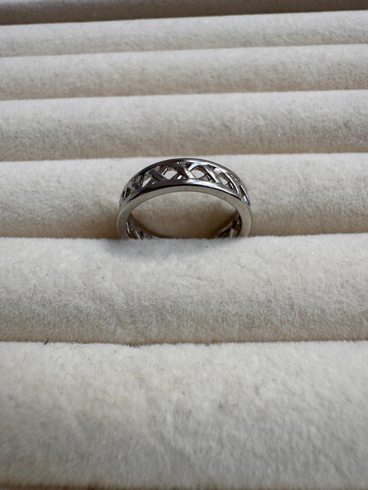 Geometric Lattice Band Ring