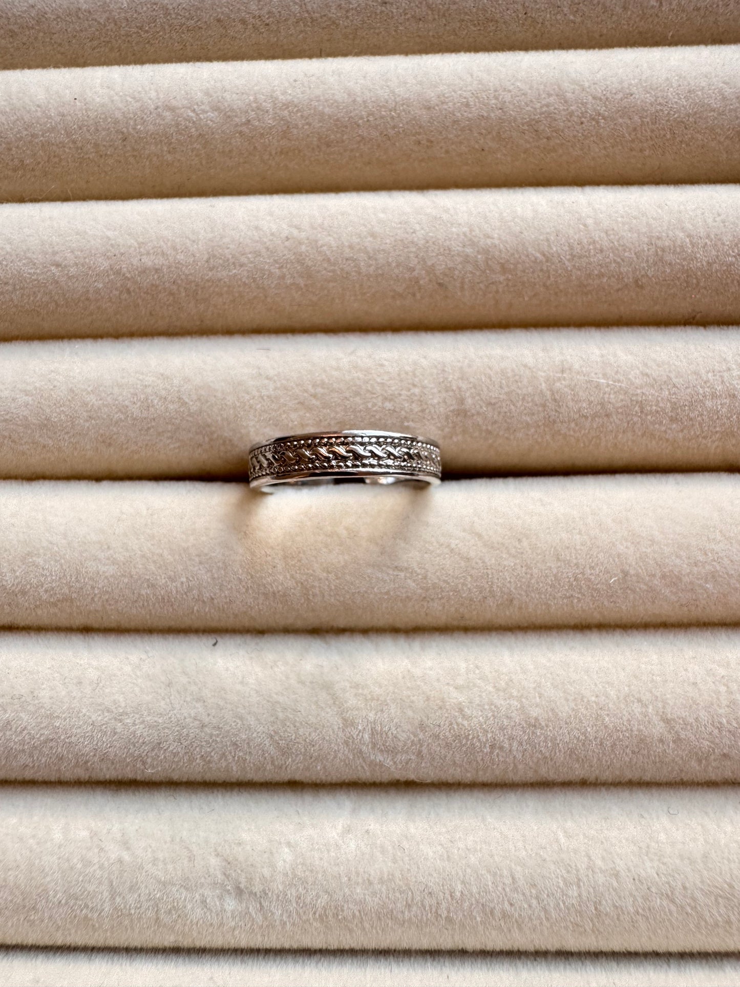 Celtic Filigree Etched Band