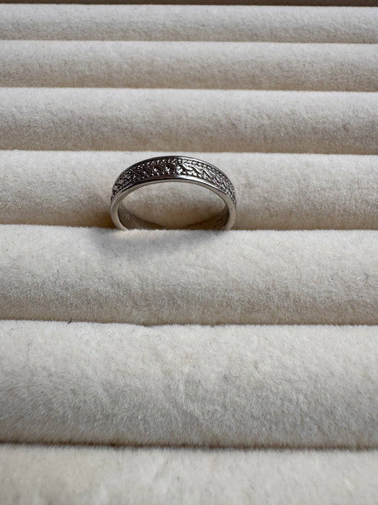 Celtic Filigree Etched Band