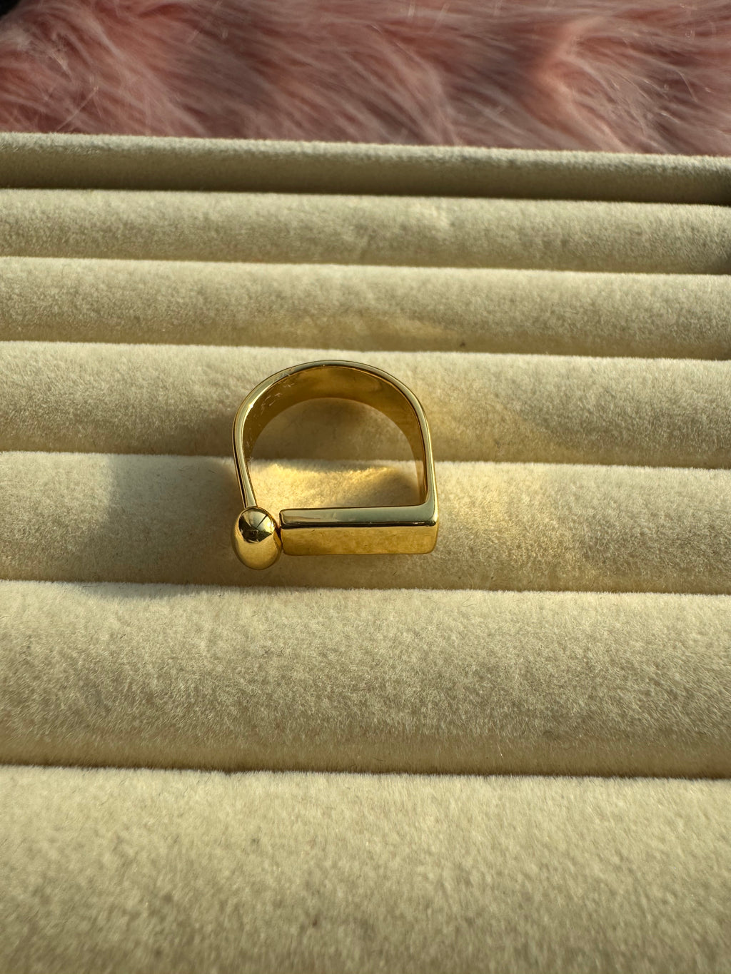 The Geometric Ball & Bar Ring