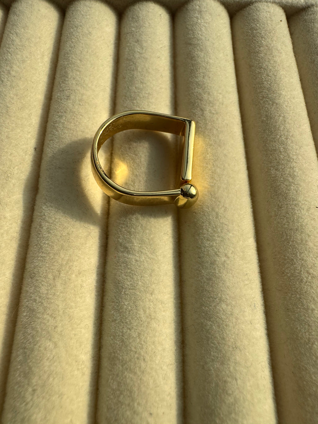 The Geometric Ball & Bar Ring