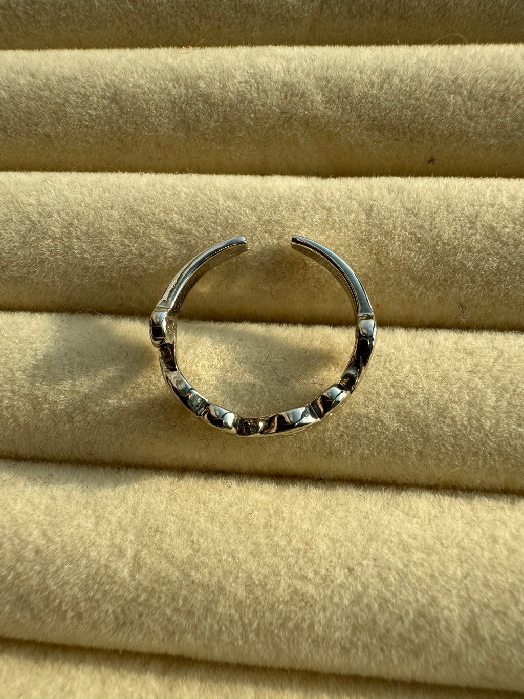 Sculpted Spiral Wave Band