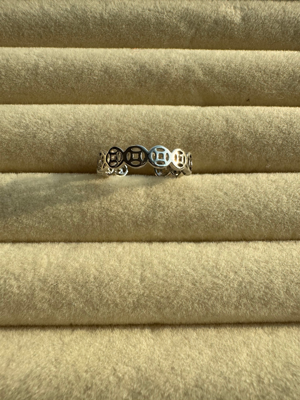 Interlocking Fortune Disc Band