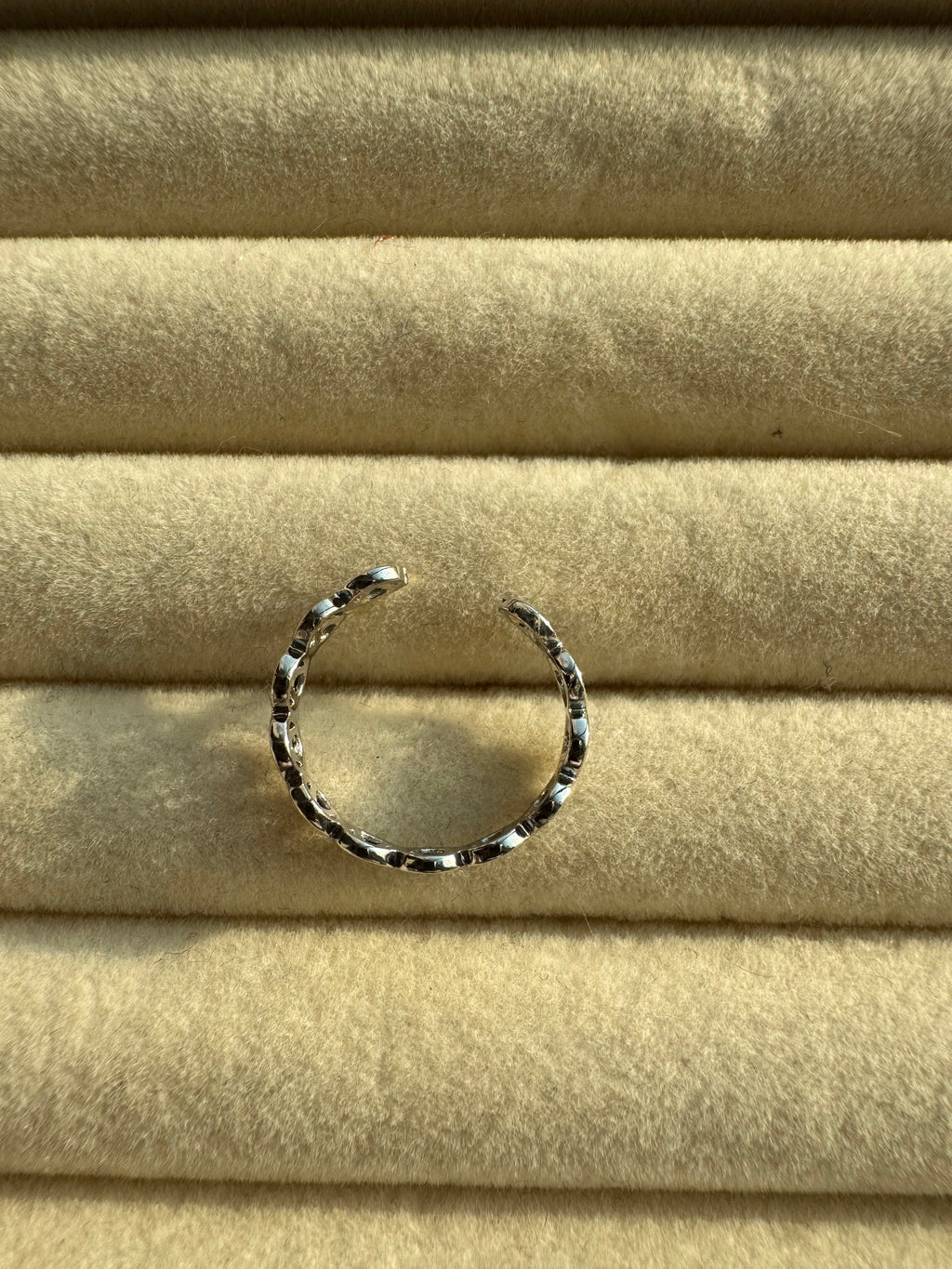 Interlocking Fortune Disc Band