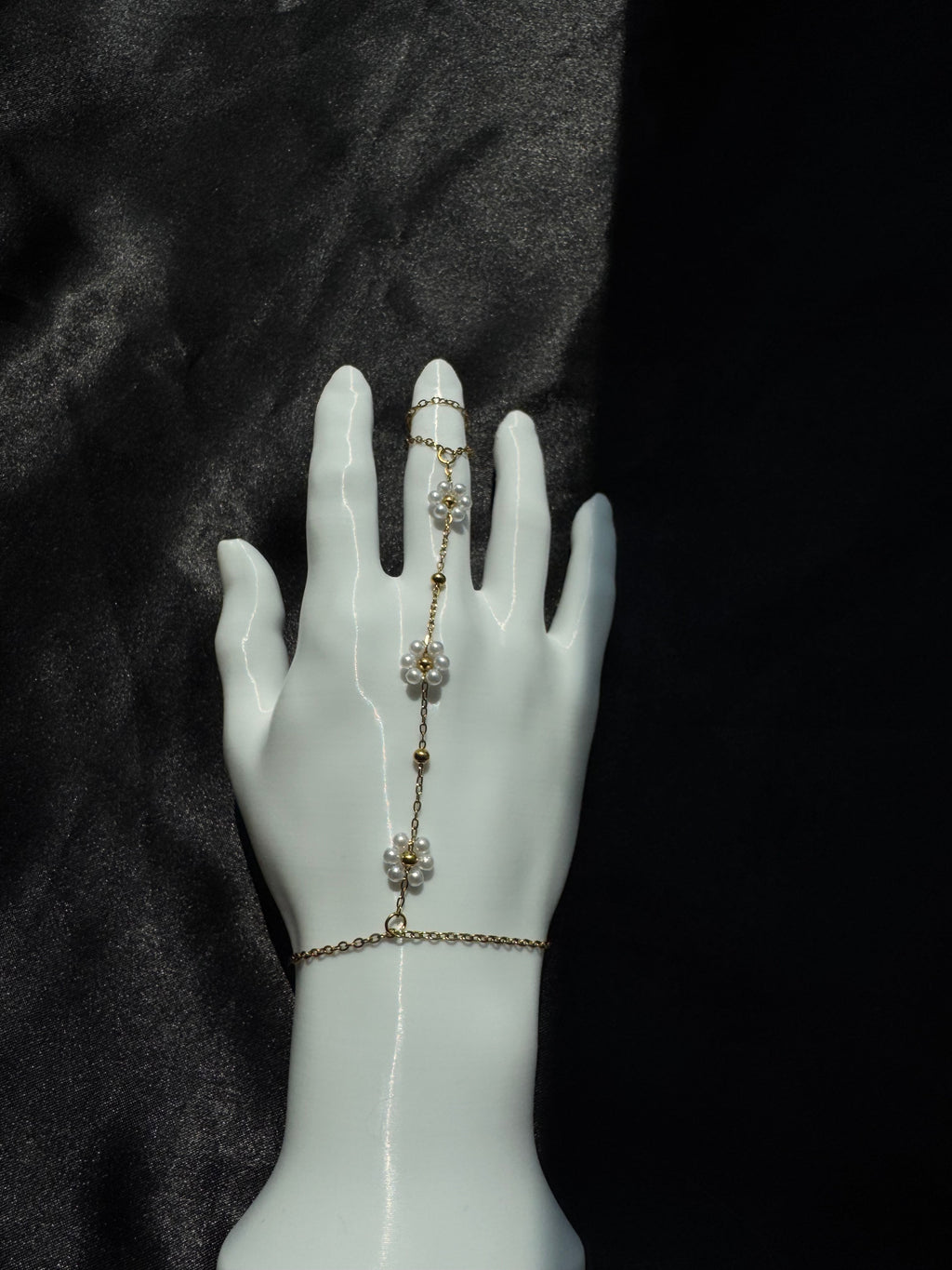 Pearl Blossom Hand Chain