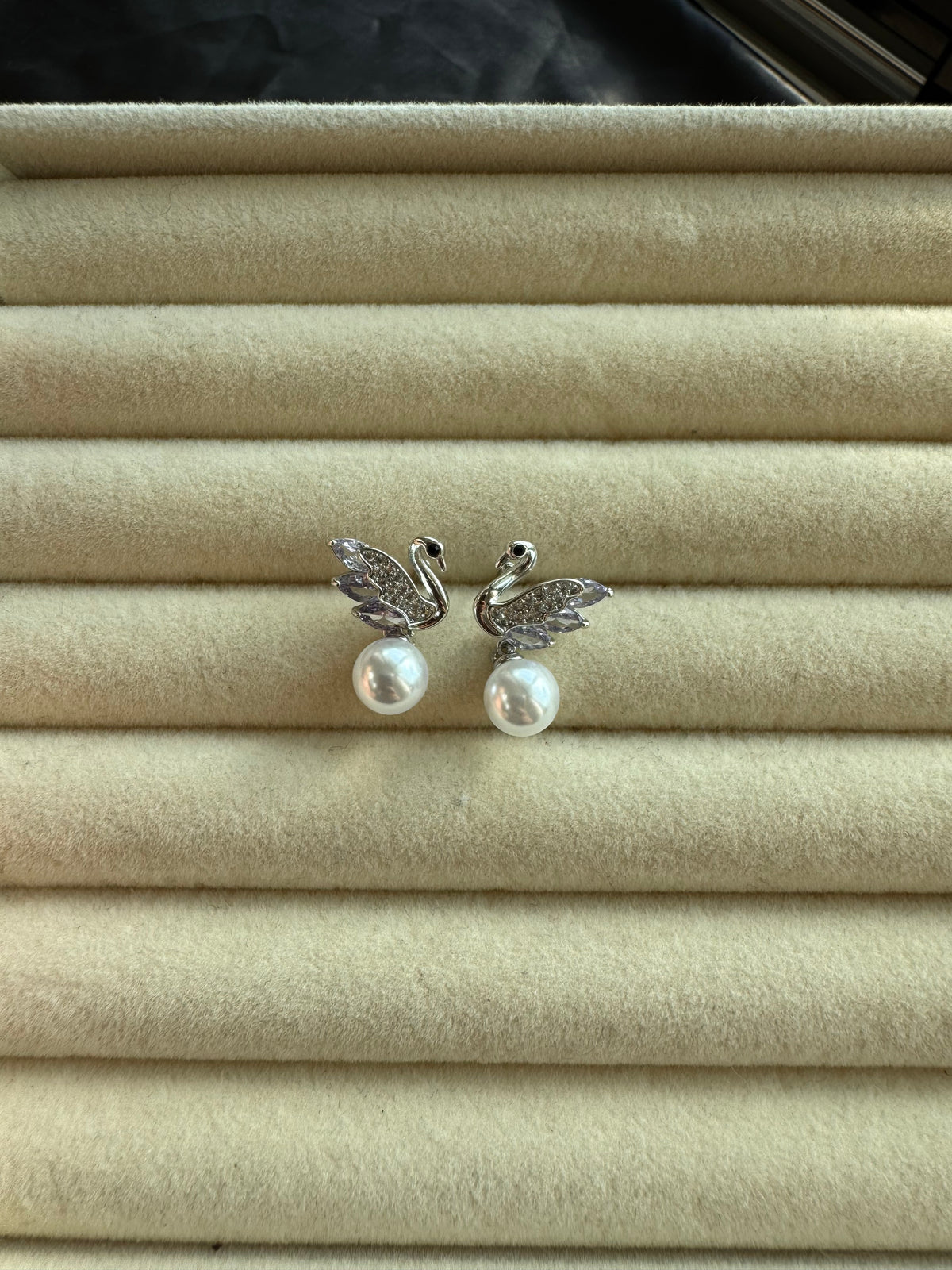 Lavender Swan Pearl Earrings
