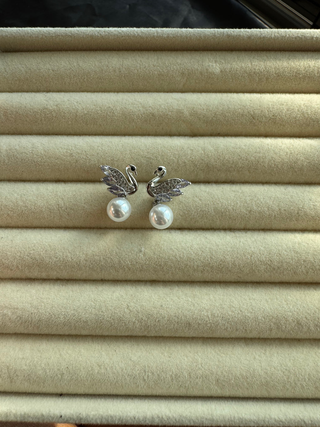 Lavender Swan Pearl Earrings