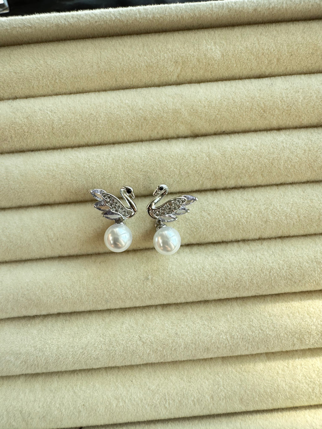 Lavender Swan Pearl Earrings