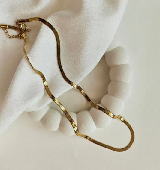 Aura Flat Snake Necklace