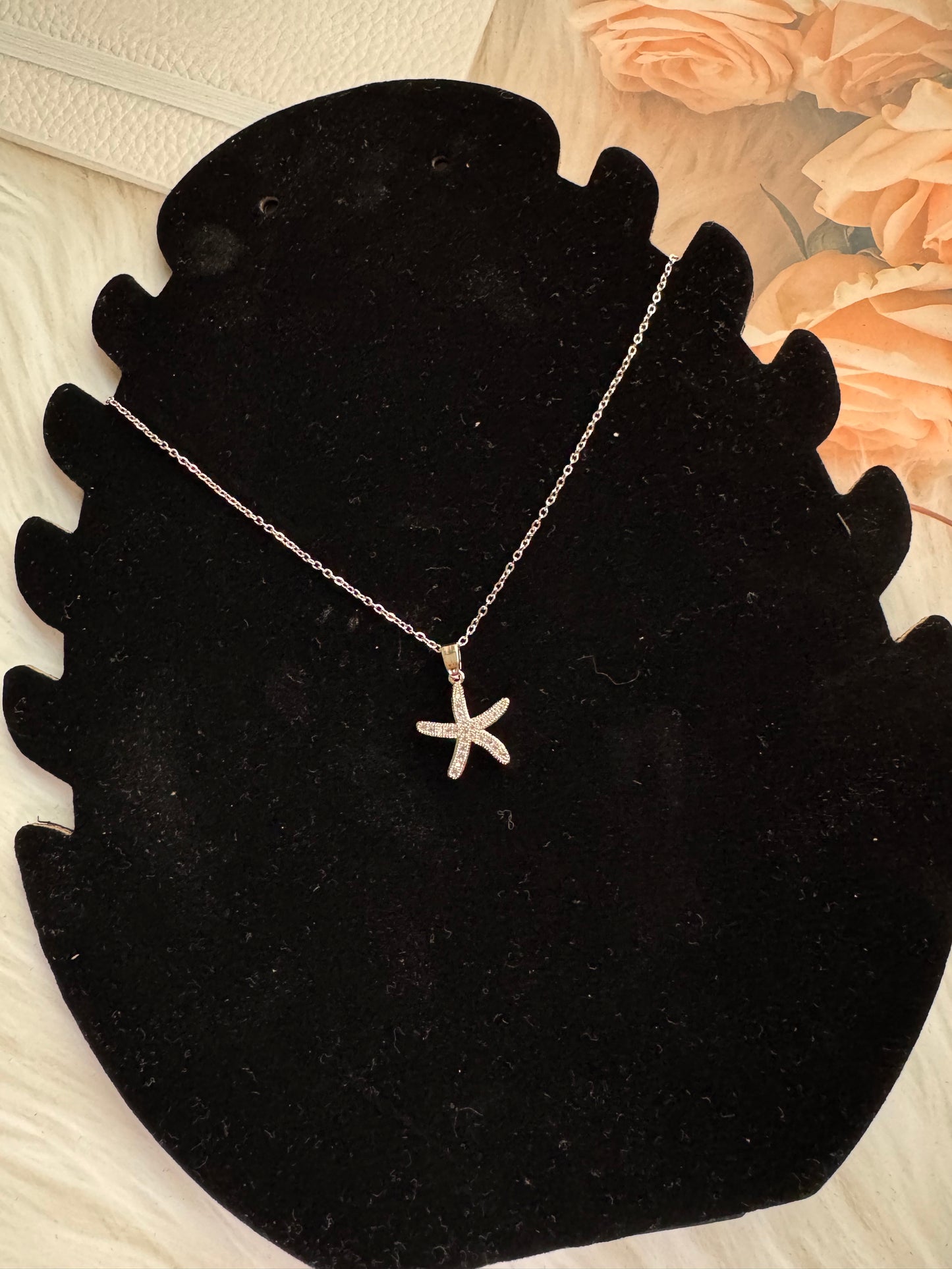 Crystal Starfish Pendant Necklace – Silver