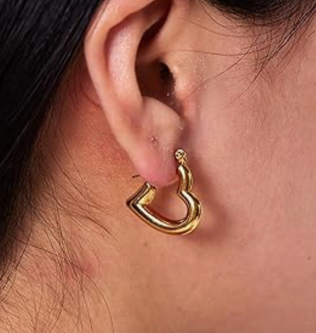 The Amour Chunky Heart Hoops