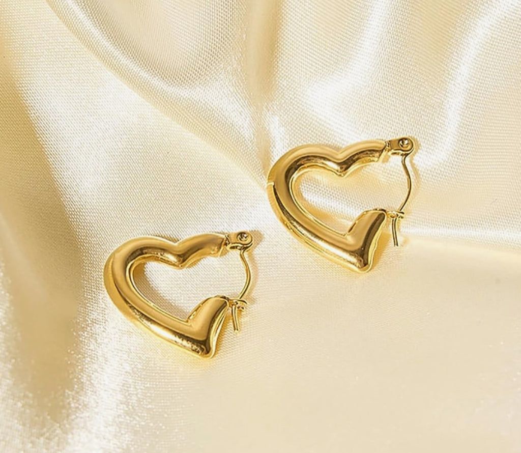 The Amour Chunky Heart Hoops