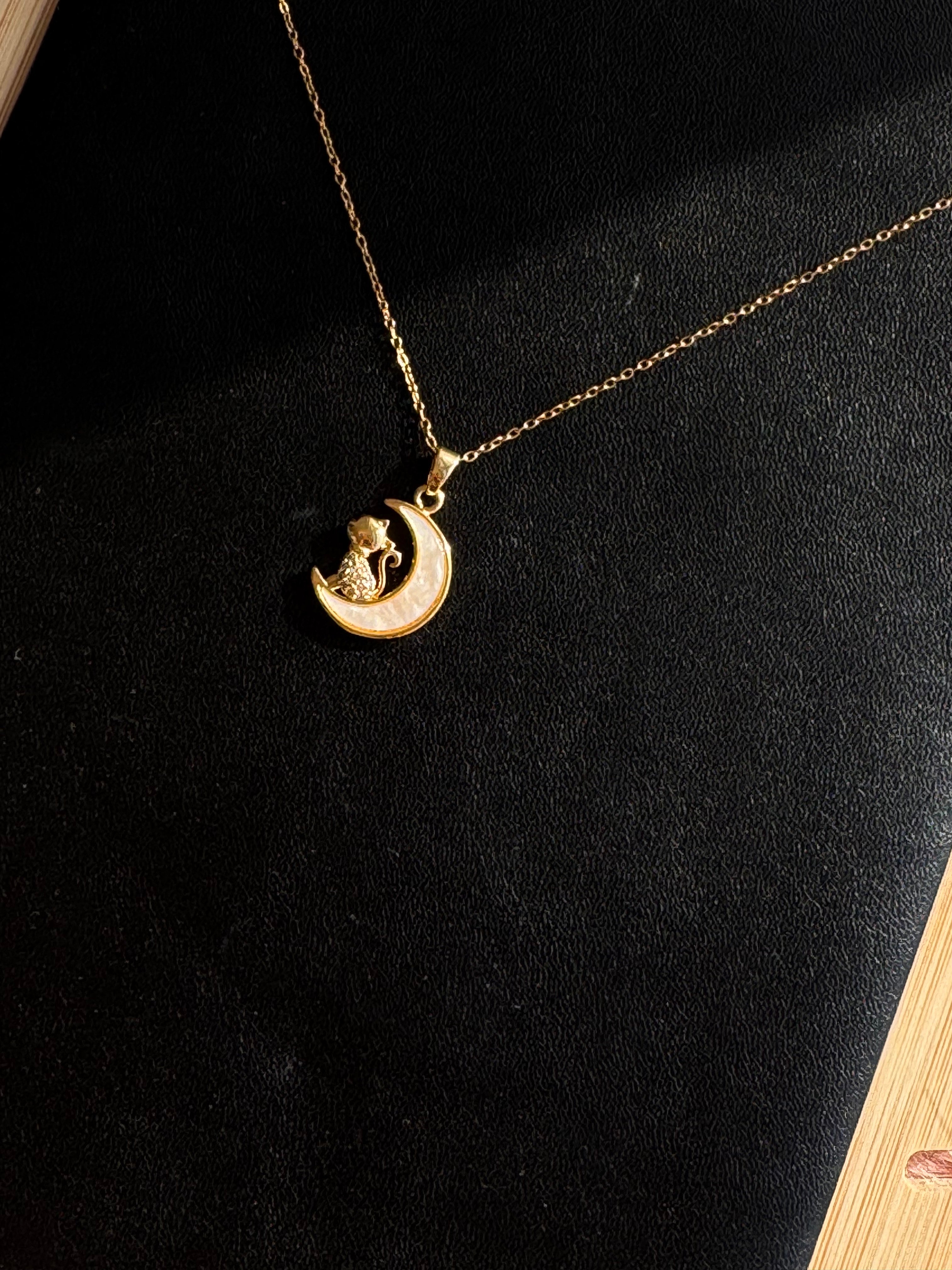 The Pearl-Lustre Cat on the Moon Necklace