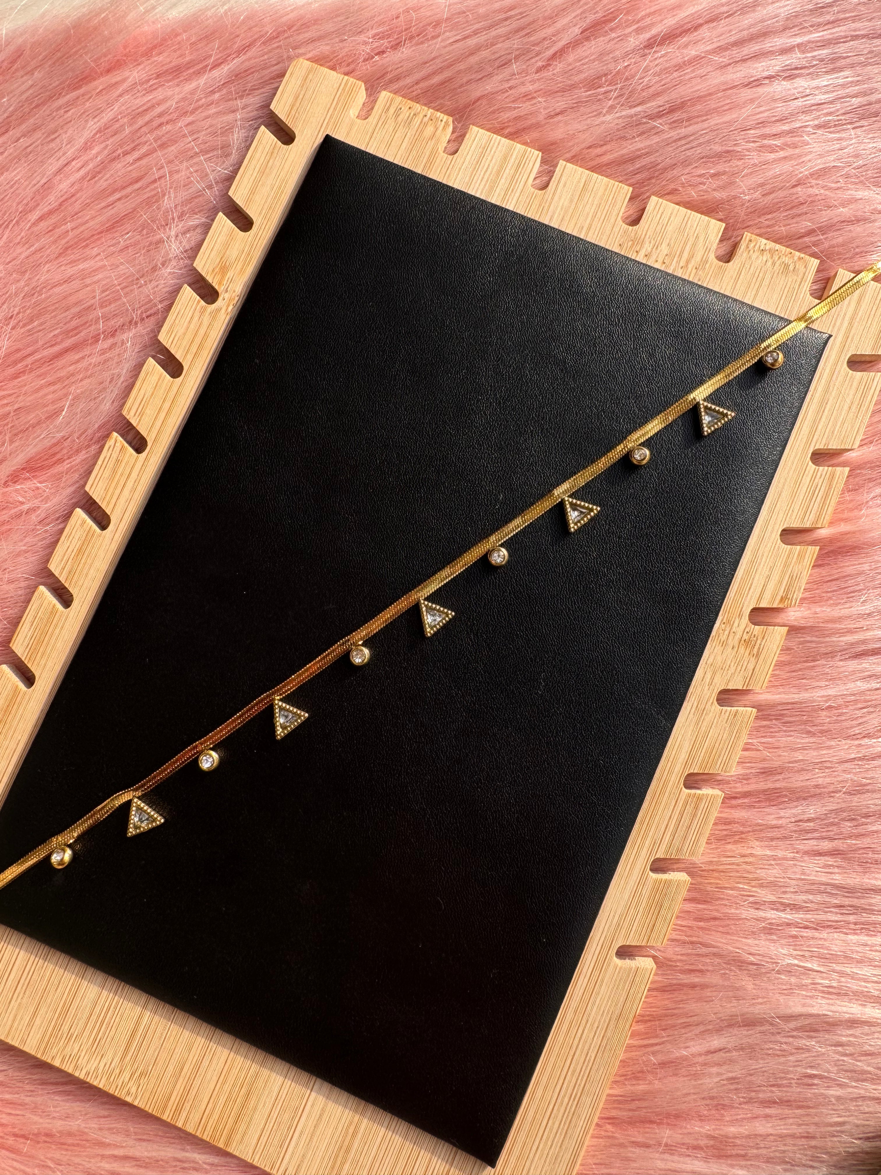 The Geometric Crystal Herringbone Choker