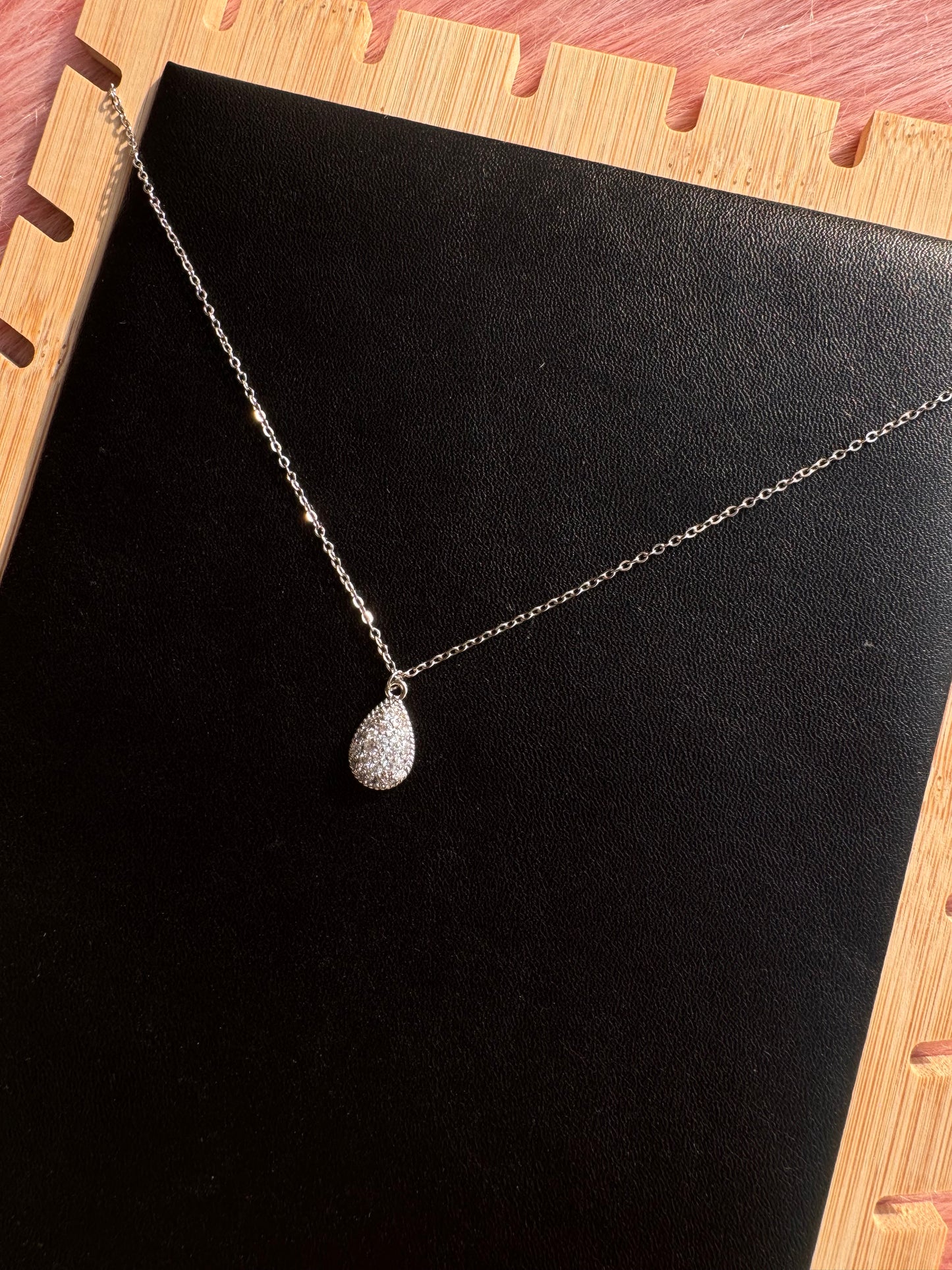 Crystal Teardrop Pendant Necklace – Silver