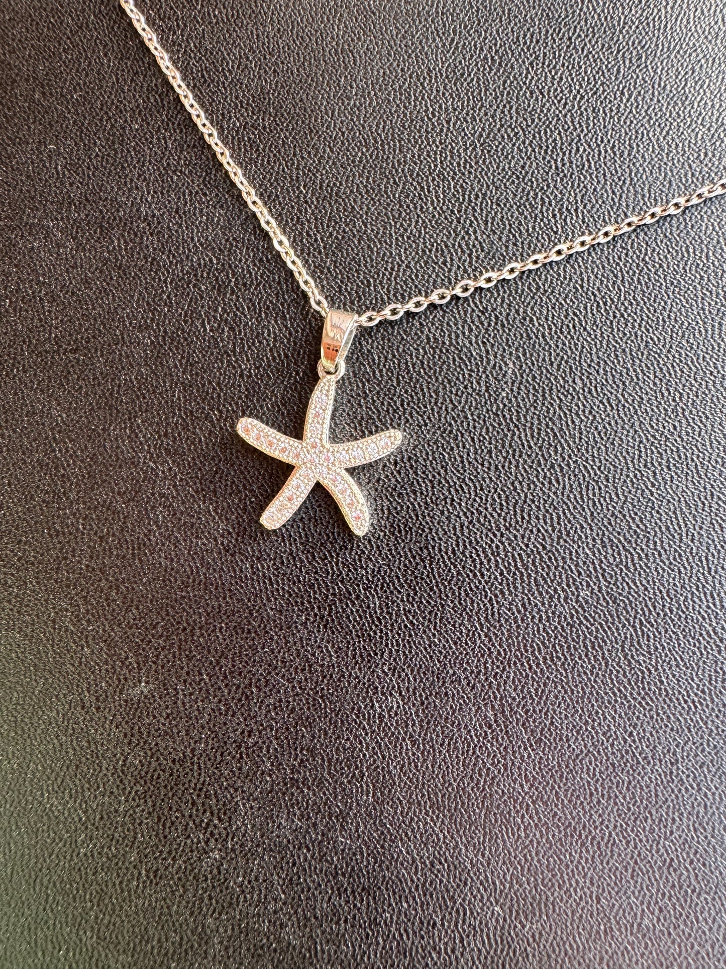 Crystal Starfish Pendant Necklace – Silver