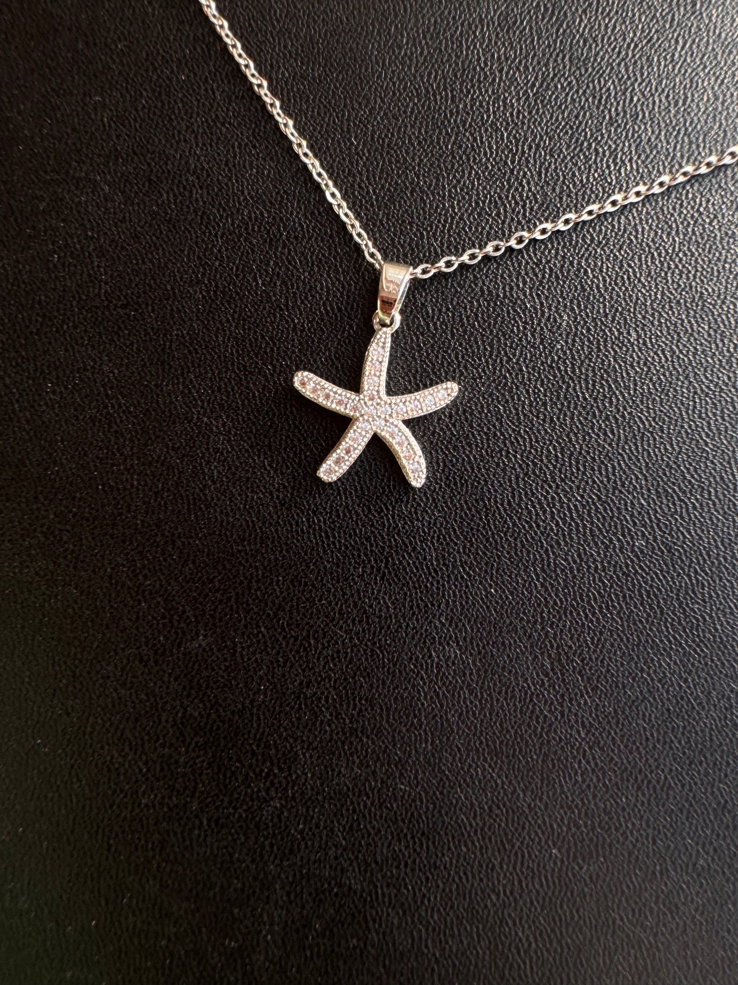 Crystal Starfish Pendant Necklace – Silver