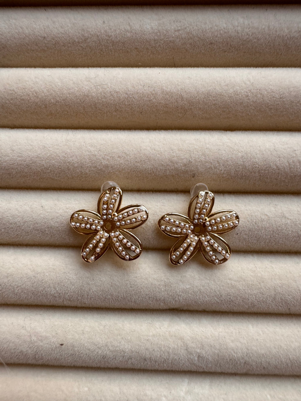 The Pearl Floral Stud Earrings