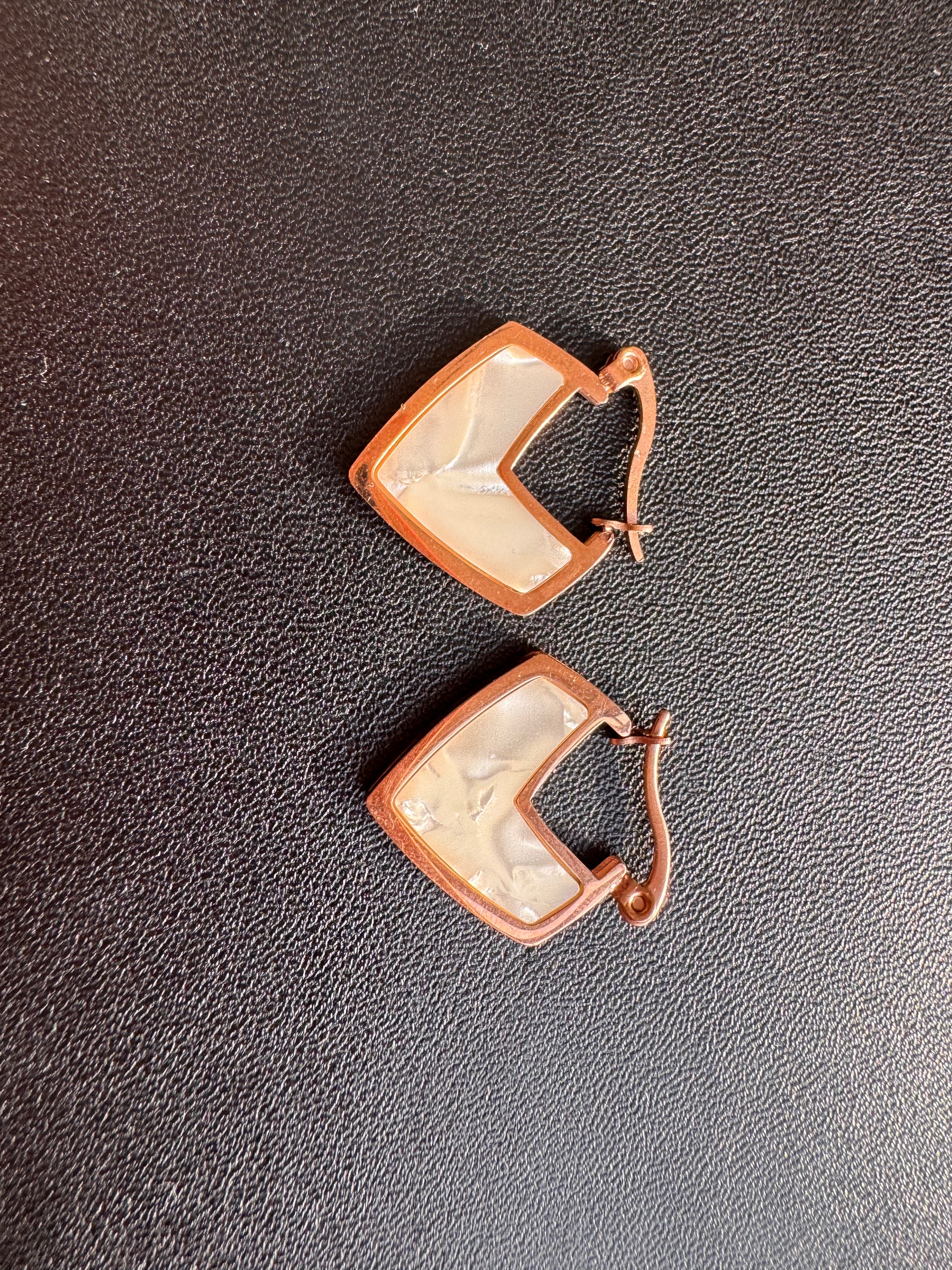 The Chevron Pearl Rose-Gold Huggie Hoops