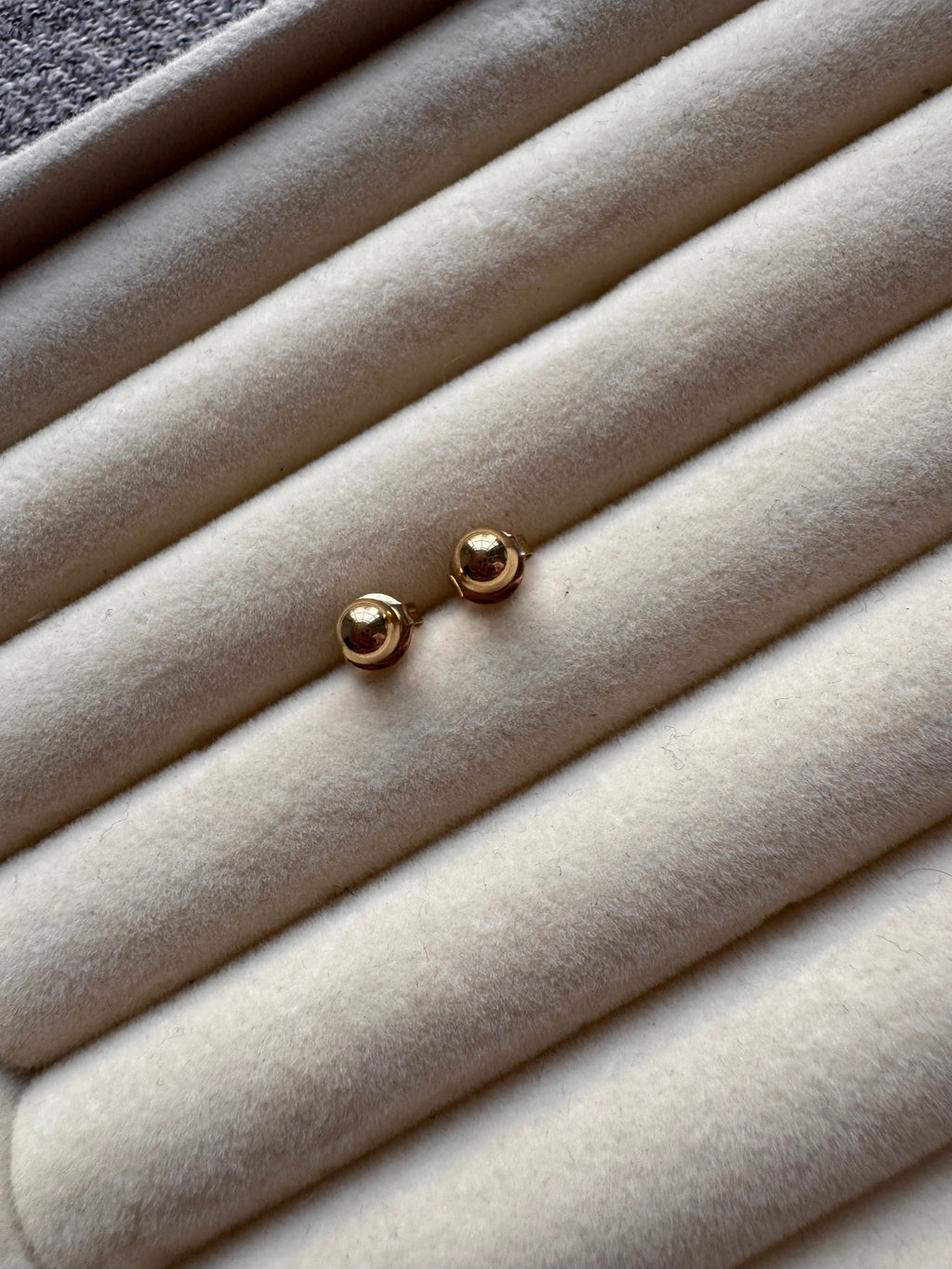 The Essential Polished Gold Ball Studs