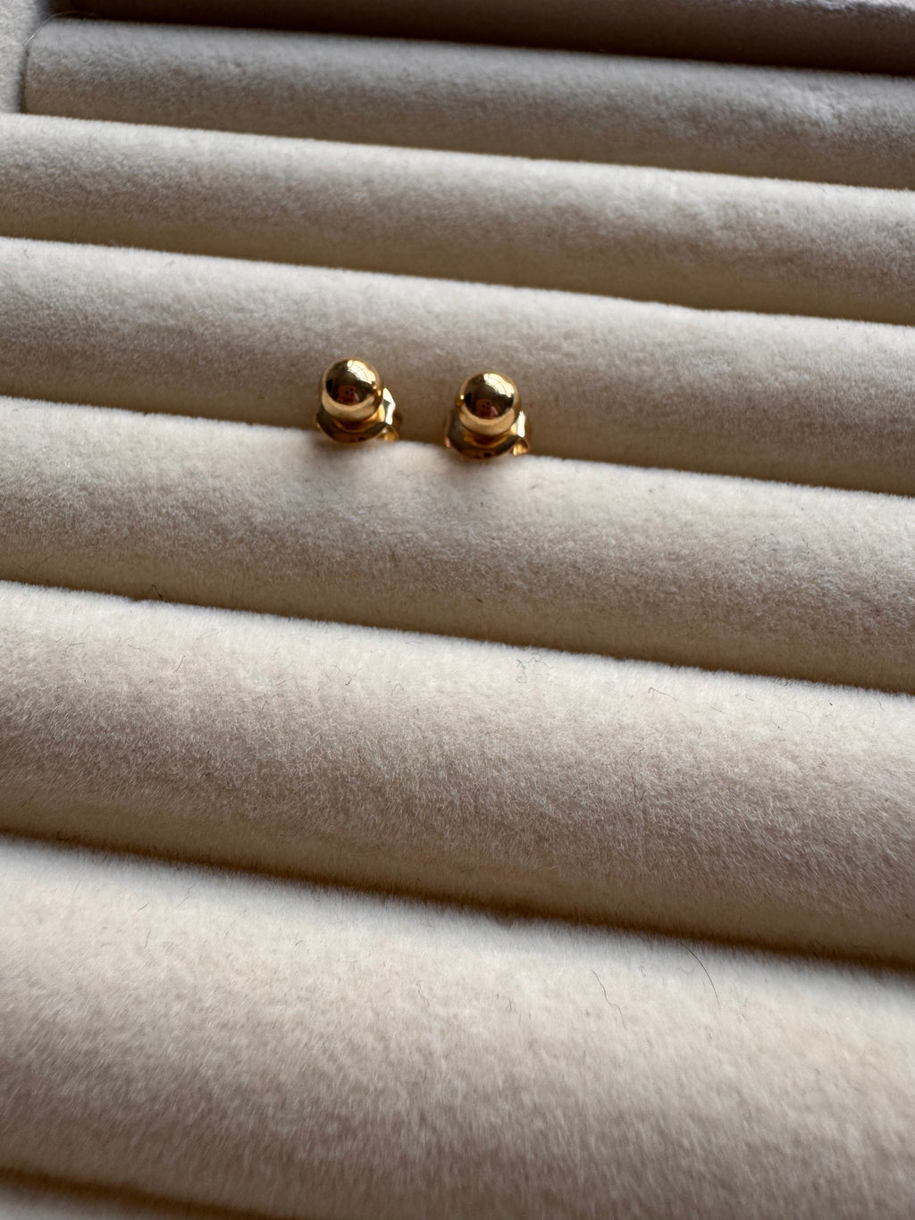 The Essential Polished Gold Ball Studs