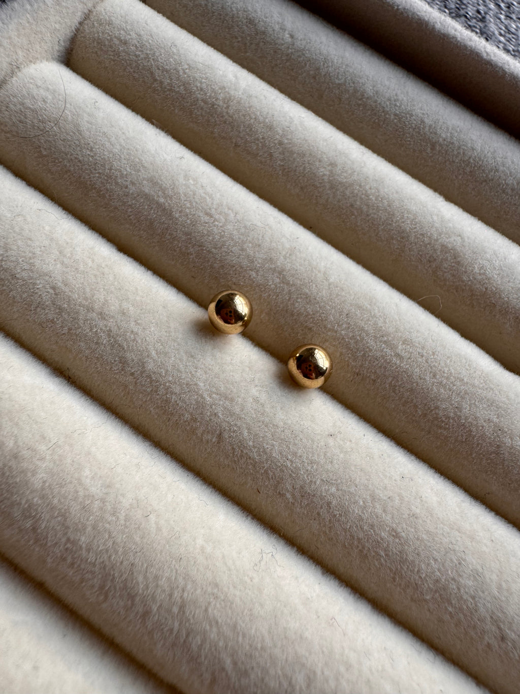 The Essential Polished Gold Ball Studs