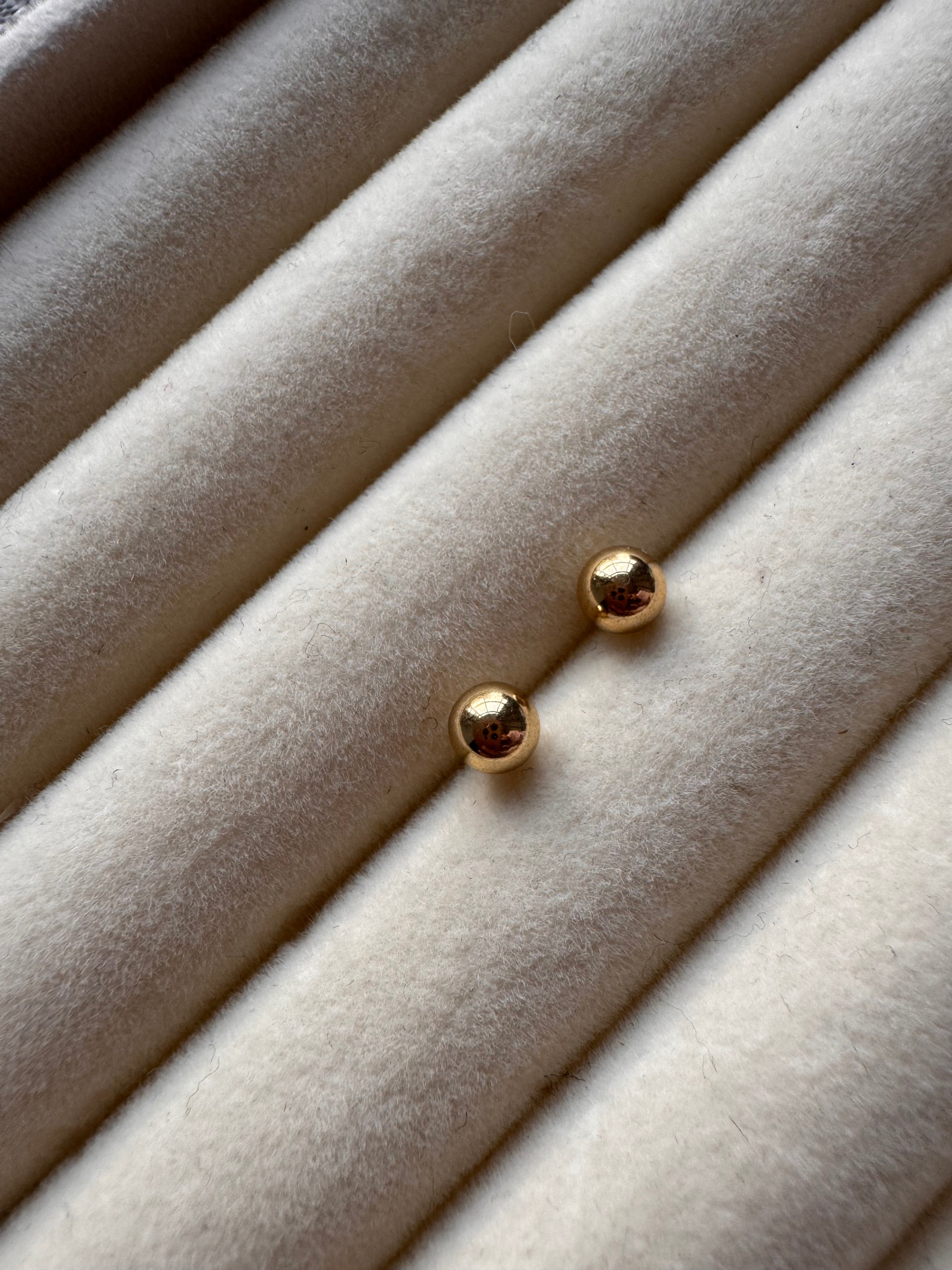 The Essential Polished Gold Ball Studs