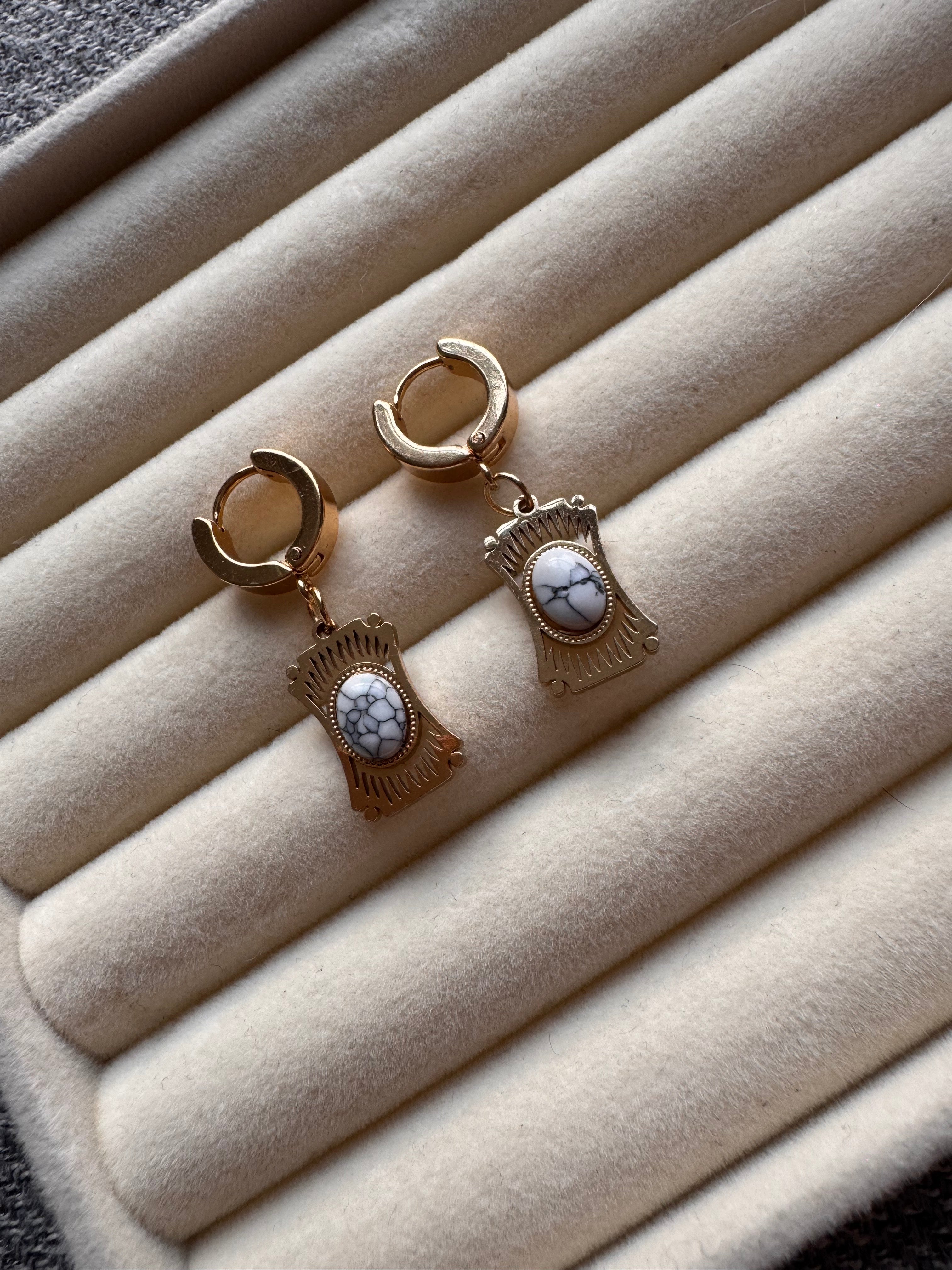 The Marbled Stone Vintage Pendant Huggies