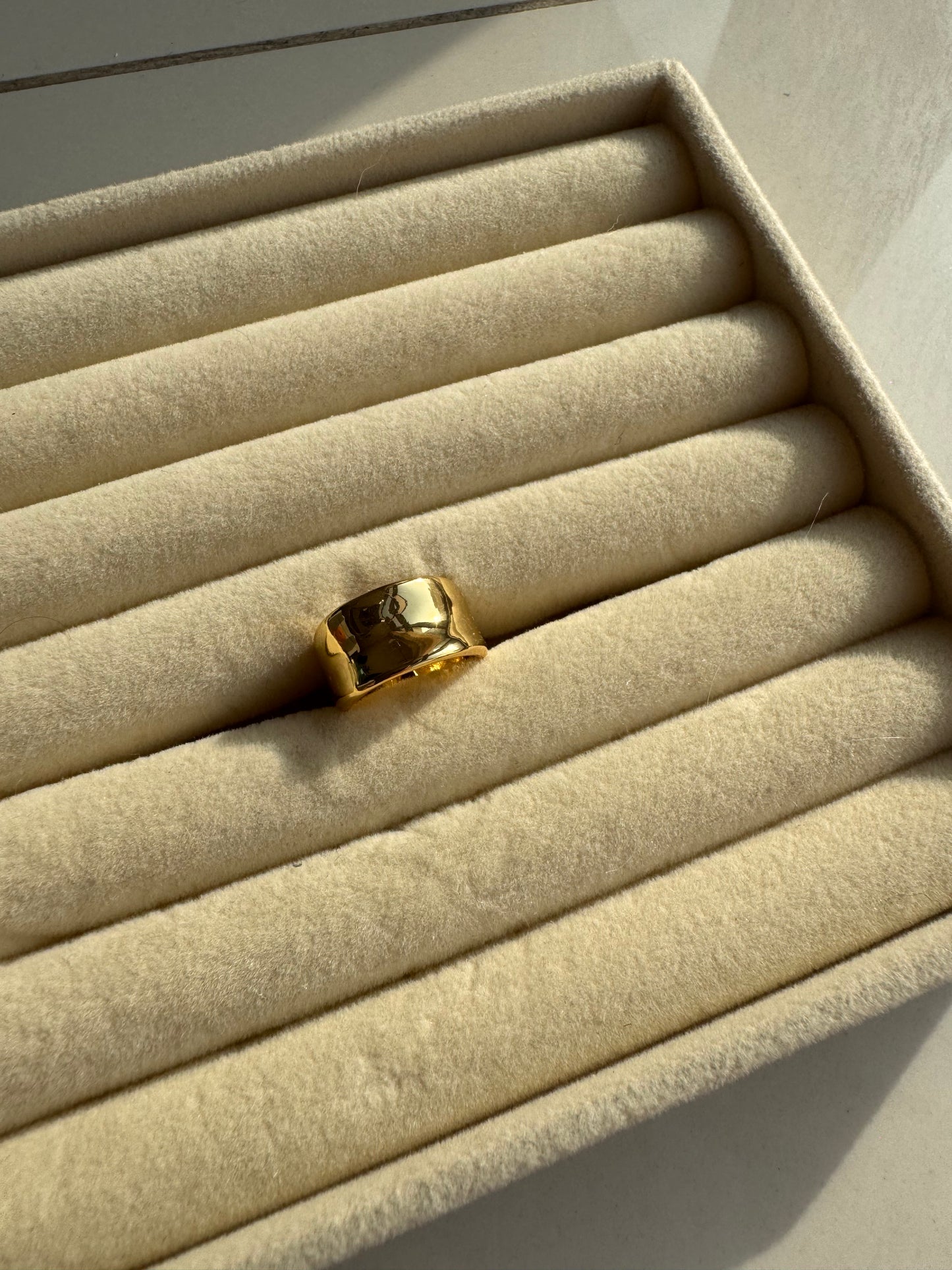 Aurora Gold Band Ring