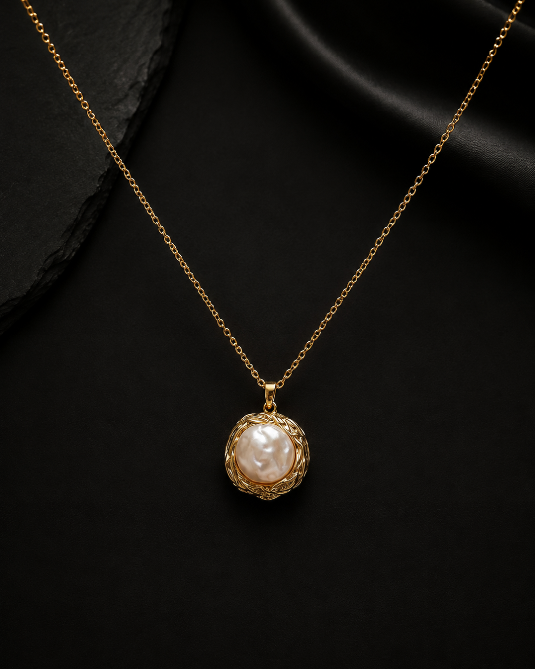 The Golden Nest Pearl Pendant Necklace