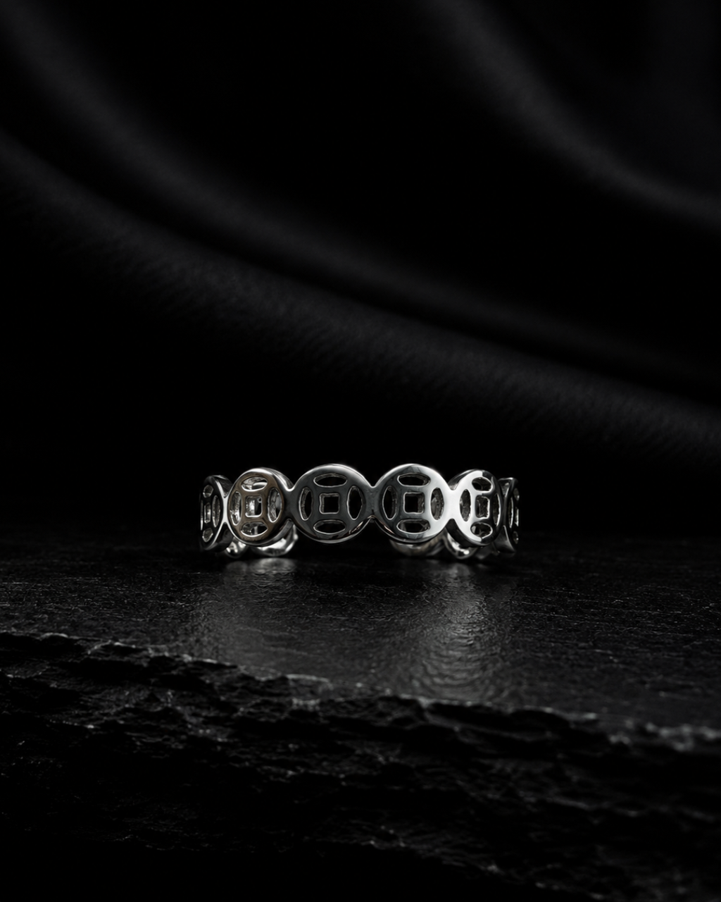 Interlocking Fortune Disc Band